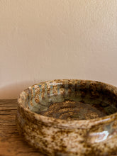 Load image into Gallery viewer, Speckled Shallow Pottery Bowl