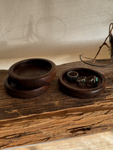 Load image into Gallery viewer, Walnut Pinch Bowl