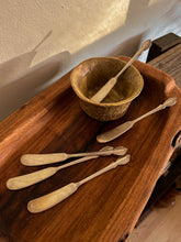 Load image into Gallery viewer, 1847 Rogers Bros Silverplate Butter Spreaders, Set of 5