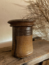 Load image into Gallery viewer, Drippy Studio Pottery Vessel