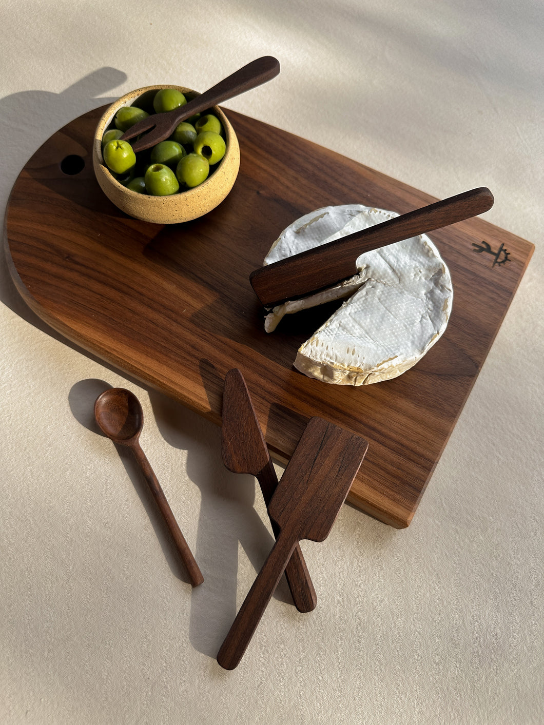 Arched Board & Utensil Set