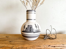 Load image into Gallery viewer, Black &amp; White Desert Vase