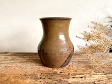 Load image into Gallery viewer, Studio Pottery Vase