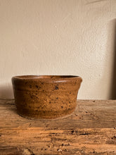 Load image into Gallery viewer, Speckled Pottery Bowl
