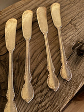 Load image into Gallery viewer, 1847 Rogers Bros Silverplate Butter Spreaders, Set of 5