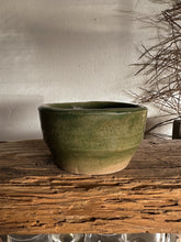 Load image into Gallery viewer, Green Pottery Bowl