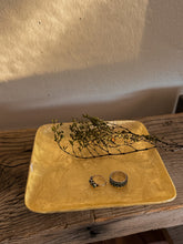 Load image into Gallery viewer, Capiz Shell Trinket Dish