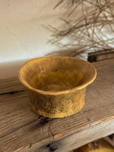 Load image into Gallery viewer, Pinched Speckled Pottery Bowl