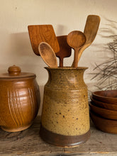 Load image into Gallery viewer, Studio Pottery Vessel