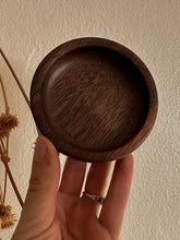 Load image into Gallery viewer, Walnut Pinch Bowl