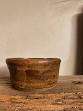 Load image into Gallery viewer, Speckled Pottery Bowl