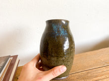 Load image into Gallery viewer, Olive Pottery Vase