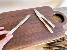 Load image into Gallery viewer, Pearl &amp; Sterling Cheese Knives