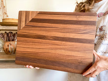 Load image into Gallery viewer, Four Corners Cutting Board