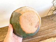 Load image into Gallery viewer, Turquoise &amp; Beige Pinched Pottery Bowl